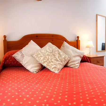 Hazelbrook 4*