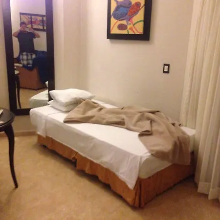Hazelbrook Bed & Breakfast 4*